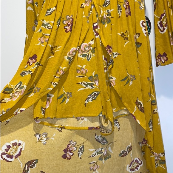 Design Lab Lord & Taylor Offshoulder Floral Romper - Picture 4 of 5